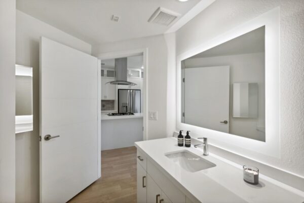 1B Bathroom, Kitchen