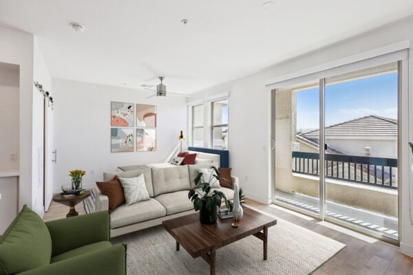 SA Living Room, Balcony