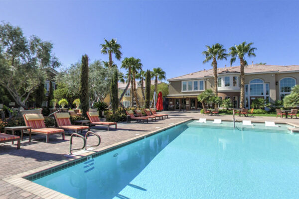 Arzano pool virtual tour.