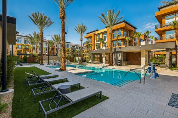 Las-Vegas-Apartments-Aspire-At-Flamingo-Grand-Outdoor-Pool-2