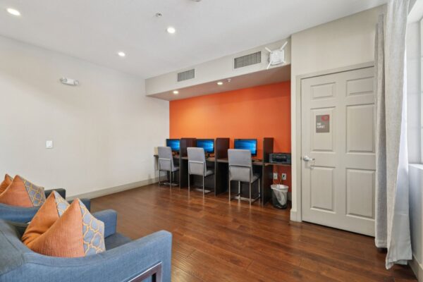 Elevate-Apartments-Business-Center
