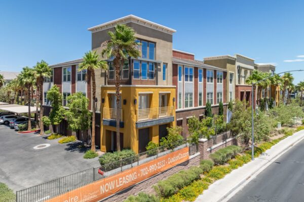 Aspire-at-Tropicana-Apartments-Las-Vegas-Building-Exterior