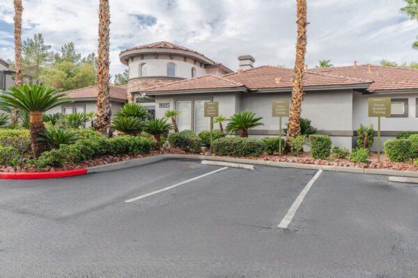 Positano-Apartments-Las-Vegas-Leasing-Office-Exterior