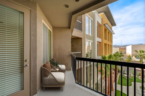 Heirloom_at_Torrey_Pines_Balcony
