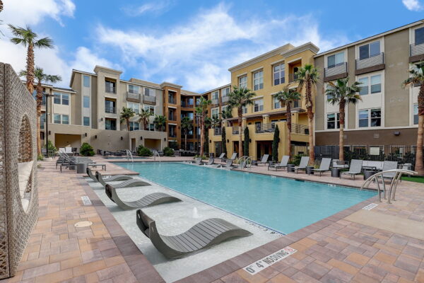 Aspire-At-Echelon-Las-Vegas-Apartments-Community-Pool-and-Lounge-Chairs